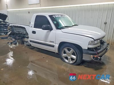 Czwarte zdjęcie samochodu z boku: 1999 CHEVROLET SILVERADO K1500 VIN:1GCEK14T6XZ200929 - miniatura