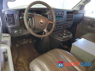 Zdjęcie 8 z 13 samochodu: 2016 CHEVROLET EXPRESS 2500 UTILITY / SERVICE VAN VIN:1GCWGAFFXG1146160 - miniatura