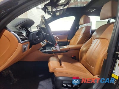 Zdjęcie 7 z 13 samochodu: 2018 BMW 750 XI VIN:WBA7F2C58JG424130 - miniatura
