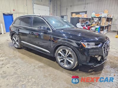 Czwarte zdjęcie samochodu z boku: 2020 AUDI Q7 PRESTIGE VIN:WA1VXAF77LD006414 - miniatura