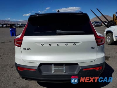 Zdjęcie 6 z 14 samochodu: 2021 VOLVO XC40 T4 R-DESIGN VIN:YV4AC2HM6M2487226 - miniatura