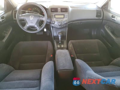 Zdjęcie 8 z 12 samochodu: 2006 HONDA ACCORD VALUE VIN:JHMCM56166C010844 - miniatura