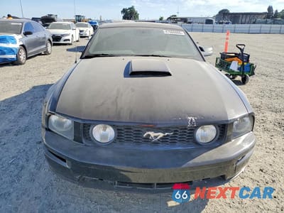 Piąte zdjęcie samochodu w środku: 2009 FORD MUSTANG GT VIN:1ZVHT82H395119413 - miniatura