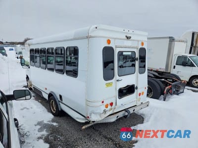 Trzecie zdjęcie samochodu z tyłu: 2016 FORD E450 SHUTTLE BUS VIN:1FDFE4FS4GDC33597 - miniatura