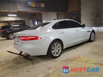 Trzecie zdjęcie samochodu z tyłu: 2017 JAGUAR XF PREMIUM VIN:SAJBJ4BV5HCY41328 - miniatura