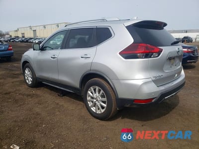 Drugie zdjęcie samochodu z przodu: 2020 NISSAN ROGUE SV VIN:JN8AT2MV5LW117740 - miniatura