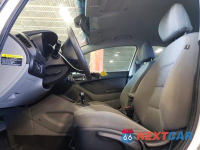 Zdjęcie 7 z 12 samochodu: 2016 KIA FORTE LX VIN:KNAFK4A63G5487218 - miniatura