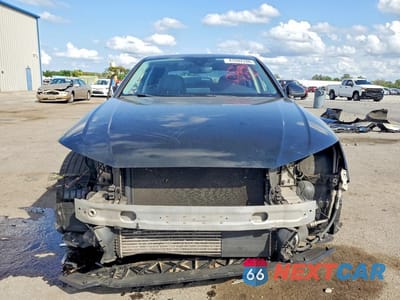 Piąte zdjęcie samochodu w środku: 2017 AUDI A4 PREMIUM PLUS VIN:WAUENAF48HN066072 - miniatura