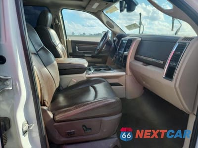 Piąte zdjęcie samochodu w środku: 2015 RAM 3500 LONGHORN VIN:3C63RRKL8FG621139 - miniatura