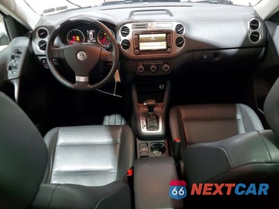 Zdjęcie 8 z 12 samochodu: 2010 VOLKSWAGEN TIGUAN SE VIN:WVGBV7AXXAW537872 - miniatura