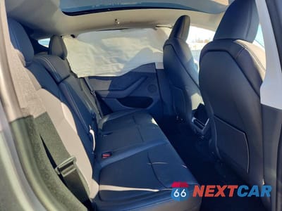 Zdjęcie 10 z 12 samochodu: 2026 TESLA MODEL Y VIN:7SAYGDEE3TA411571 - miniatura