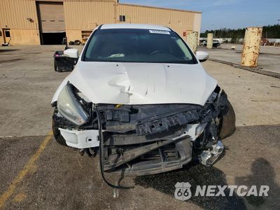 Piąte zdjęcie samochodu w środku: 2017 FORD FOCUS SE VIN:1FADP3K20HL286669 - miniatura