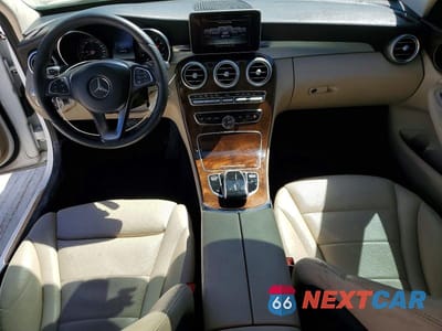 Zdjęcie 8 z 13 samochodu: 2016 MERCEDES-BENZ C 300 4MATIC VIN:55SWF4KB6GU175121 - miniatura