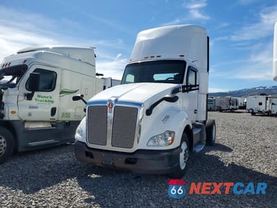 Drugie zdjęcie samochodu z przodu: 2016 KENWORTH T680 SEMI TRUCK VIN:1XKYA48XXGJ496667 - miniatura