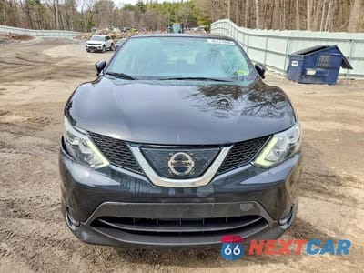Piąte zdjęcie samochodu w środku: 2019 NISSAN ROGUE SPORT S VIN:JN1BJ1CR7KW311952 - miniatura