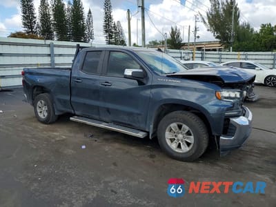 Czwarte zdjęcie samochodu z boku: 2021 CHEVROLET SILVERADO C1500 LT VIN:1GCRWCEK3MZ228092 - miniatura