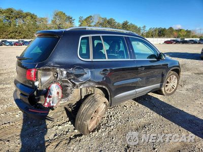 Trzecie zdjęcie samochodu z tyłu: 2016 VOLKSWAGEN TIGUAN S VIN:WVGAV7AX6GW558867 - miniatura