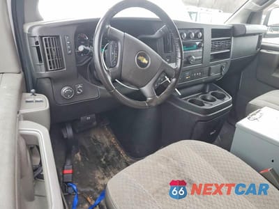 Zdjęcie 8 z 12 samochodu: 2022 CHEVROLET EXPRESS 2500 UTILITY / SERVICE VAN VIN:1GCWGAFP9N1168298 - miniatura