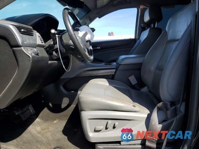 Zdjęcie 7 z 13 samochodu: 2018 CHEVROLET SUBURBAN C1500 LT VIN:1GNSCHKC4JR166144 - miniatura