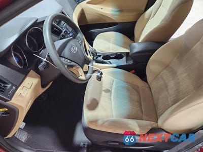 Zdjęcie 7 z 12 samochodu: 2012 HYUNDAI SONATA GLS VIN:5NPEB4AC4CH342784 - miniatura