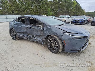 Czwarte zdjęcie samochodu z boku: 2024 TOYOTA PRIUS XLE VIN:JTDADABU9R3009645 - miniatura