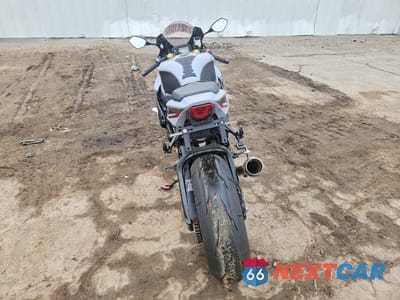 Czwarte zdjęcie samochodu z boku: 2024 SUZUKI GSX-R1000 VIN:JS1DM11B7R7100445 - miniatura