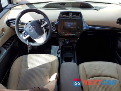 Zdjęcie 8 z 12 samochodu: 2017 TOYOTA PRIUS TWO VIN:JTDKBRFU2H3544592 - miniatura