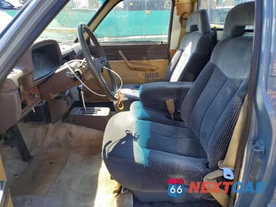 Zdjęcie 7 z 11 samochodu: 1982 TOYOTA PICKUP SR5 VIN:JT4RN44S0C0069657 - miniatura