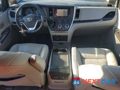 Zdjęcie 8 z 12 samochodu: 2019 TOYOTA SIENNA XLE PREMIUM 7-PASSENGER VIN:5TDDZ3DC9KS215356 - miniatura