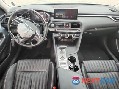 Zdjęcie 8 z 13 samochodu: 2022 GENESIS G70 2.0T VIN:KMTG34TA8NU099752 - miniatura