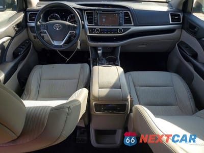 Zdjęcie 8 z 13 samochodu: 2016 TOYOTA HIGHLANDER LE PLUS VIN:5TDBKRFH8GS329721 - miniatura