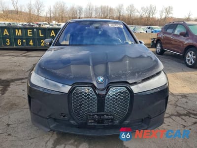 Piąte zdjęcie samochodu w środku: 2023 BMW IX XDRIVE50 VIN:WB523CF04PCM15321 - miniatura
