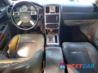 Zdjęcie 8 z 13 samochodu: 2007 CHRYSLER 300C VIN:2C3KA63H27H835859 - miniatura