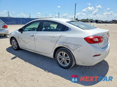 Drugie zdjęcie samochodu z przodu: 2017 CHEVROLET CRUZE LT VIN:1G1BE5SM7H7226443 - miniatura