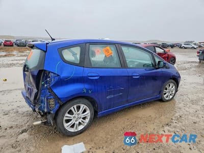 Trzecie zdjęcie samochodu z tyłu: 2010 HONDA FIT SPORT VIN:JHMGE8H48AS023312 - miniatura