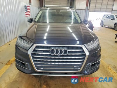 Piąte zdjęcie samochodu w środku: 2017 AUDI Q7 PREMIUM PLUS VIN:WA1LAAF76HD035161 - miniatura