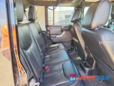 Zdjęcie 10 z 11 samochodu: 2016 JEEP WRANGLER UNLIMITED SAHARA VIN:1C4BJWEG8GL163812 - miniatura