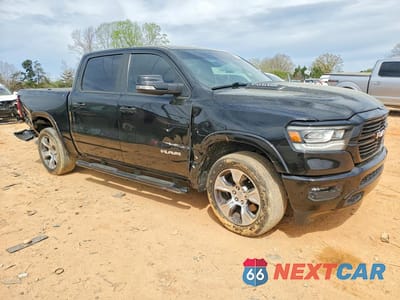 Czwarte zdjęcie samochodu z boku: 2022 RAM 1500 LARAMIE VIN:1C6SRFJT0NN434527 - miniatura