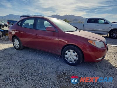 Czwarte zdjęcie samochodu z boku: 2009 HYUNDAI ELANTRA GLS VIN:KMHDU46D19U707617 - miniatura