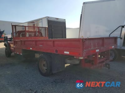 Drugie zdjęcie samochodu z przodu: 2014 FORD F550 SUPER DUTY FLATBED TRUCK VIN:1FDUF5GYXEEA43047 - miniatura
