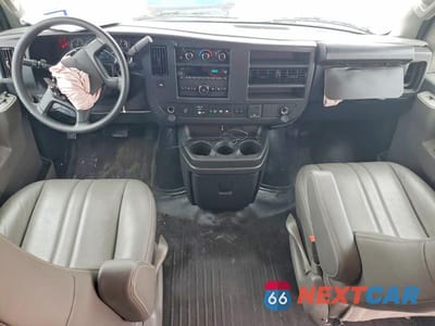 Zdjęcie 8 z 14 samochodu: 2024 CHEVROLET EXPRESS 2500 CARGO DELIVERY VAN VIN:1GCWGAFP5R1292123 - miniatura