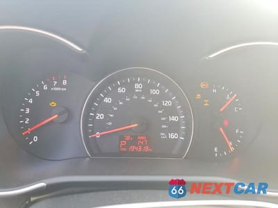 Zdjęcie 9 z 12 samochodu: 2014 KIA SORENTO LX VIN:5XYKTDA68EG508910 - miniatura