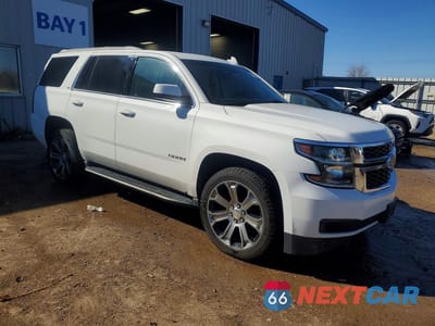 Czwarte zdjęcie samochodu z boku: 2017 CHEVROLET TAHOE K1500 LT VIN:1GNSKBKC5HR194898 - miniatura