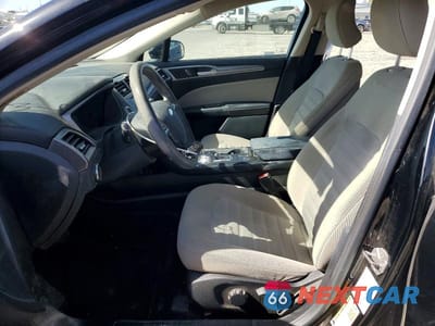 Zdjęcie 7 z 12 samochodu: 2017 FORD FUSION S VIN:3FA6P0G74HR158092 - miniatura