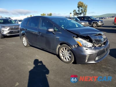Czwarte zdjęcie samochodu z boku: 2013 TOYOTA PRIUS V FIVE VIN:JTDZN3EU0D3203075 - miniatura