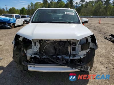 Piąte zdjęcie samochodu w środku: 2023 TOYOTA 4RUNNER SR5 PREMIUM VIN:JTEFU5JR6P5281710 - miniatura