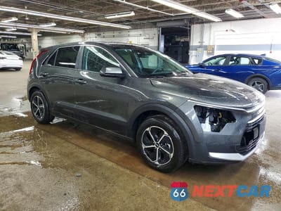 Czwarte zdjęcie samochodu z boku: 2026 KIA NIRO LX VIN:KNDCP3LEXT5341365 - miniatura