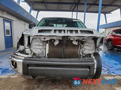 Piąte zdjęcie samochodu w środku: 2021 TOYOTA TUNDRA SR5 VIN:5TFRY5F13MX278398 - miniatura