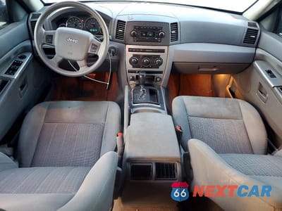 Zdjęcie 8 z 13 samochodu: 2007 JEEP GRAND CHEROKEE LAREDO VIN:1J8GS48K77C624109 - miniatura