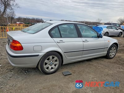 Trzecie zdjęcie samochodu z tyłu: 2004 BMW 325 XI VIN:WBAEU33434PM61214 - miniatura